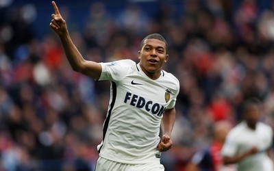 米兰电竞快讯-凯拉抢断后远射破门